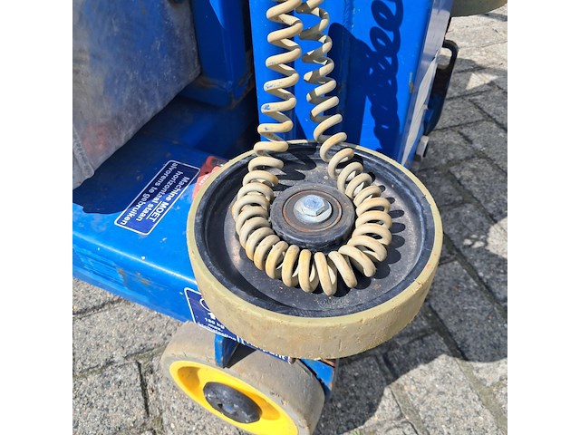 Personenlift 4,5m manueel/accu, power tower, power towers nano, 2015 - afbeelding 15 van  17