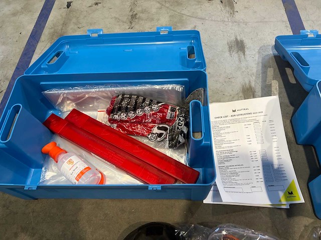 Persoonlijke beschermingsmiddelen (adr) sets (2x) - afbeelding 4 van  5