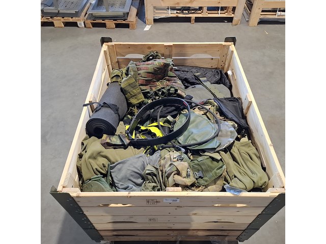 Persoonlijke uitrusting en kleding defensie , kpu / kl / woodland - afbeelding 2 van  5