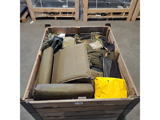 Persoonlijke uitrusting en kleding defensie , kpu / kl / woodland - afbeelding 2 van  6