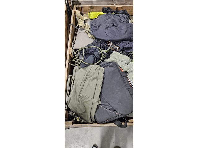 Persoonlijke uitrusting en kleding defensie, woodland / kpu / kl - afbeelding 1 van  4