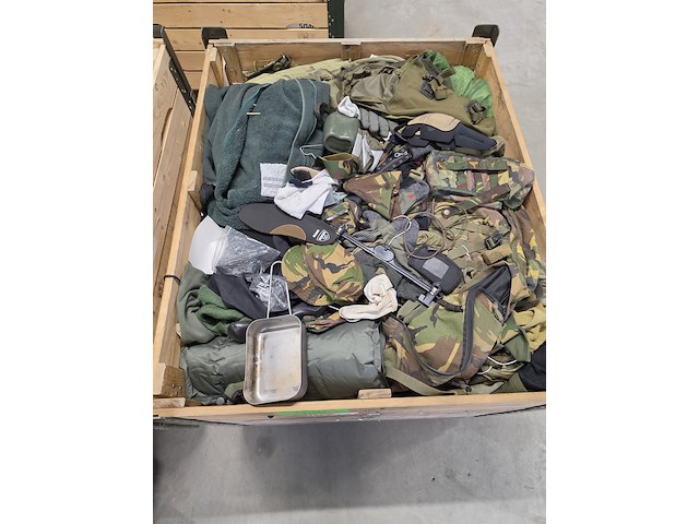 Persoonlijke uitrusting en kleding defensie, woodland / kpu / kl - afbeelding 1 van  4