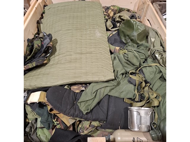 Persoonlijke uitrusting en kleding defensie - afbeelding 11 van  35
