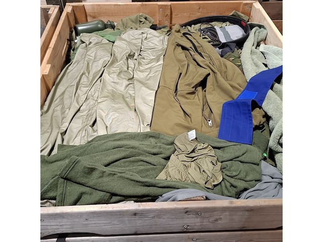 Persoonlijke uitrusting en kleding defensie - afbeelding 32 van  32