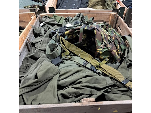 Persoonlijke uitrusting en kleding defensie - afbeelding 32 van  32