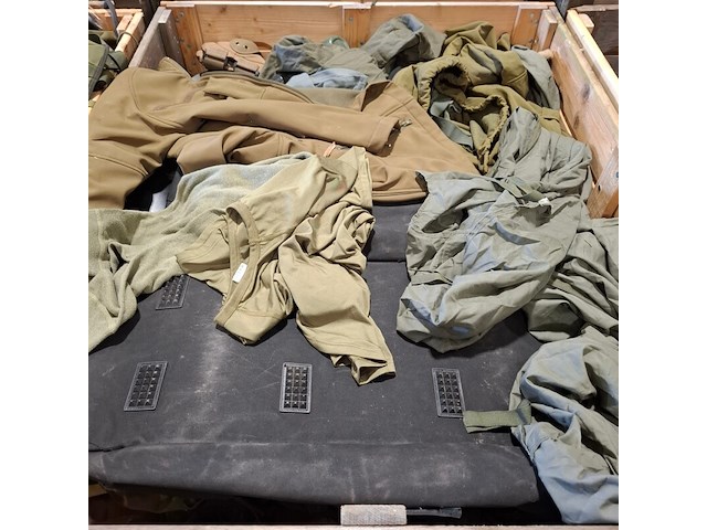 Persoonlijke uitrusting en kleding defensie - afbeelding 35 van  37