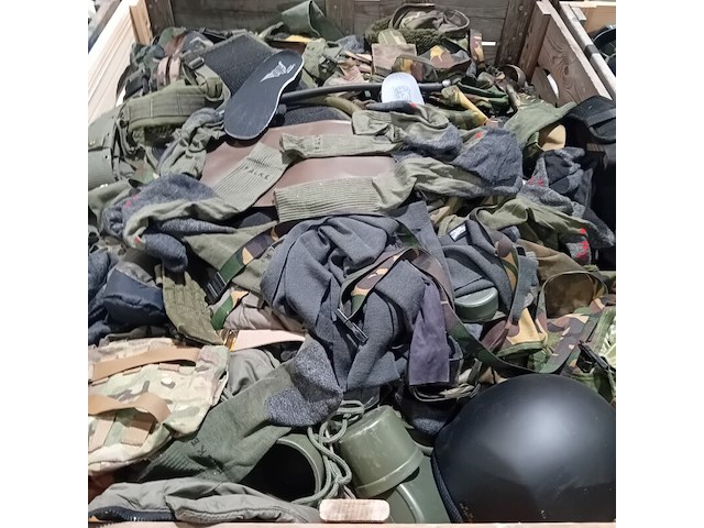 Persoonlijke uitrusting en kleding defensie - afbeelding 38 van  38