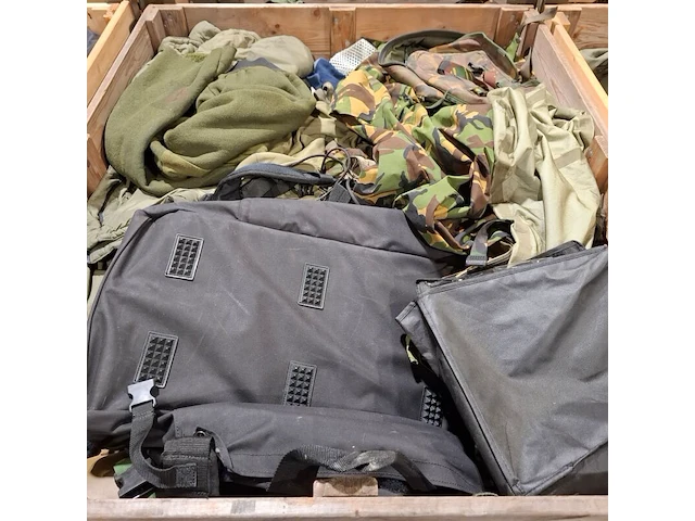 Persoonlijke uitrusting en kleding defensie - afbeelding 32 van  34