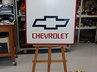 Perspex bord met het klassieke logo van het amerikaanse automerk \chevrolet