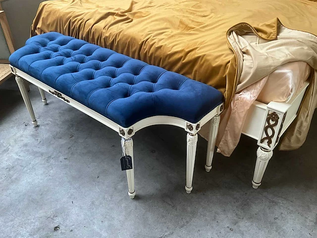Perugia, queen large bed - afbeelding 7 van  9