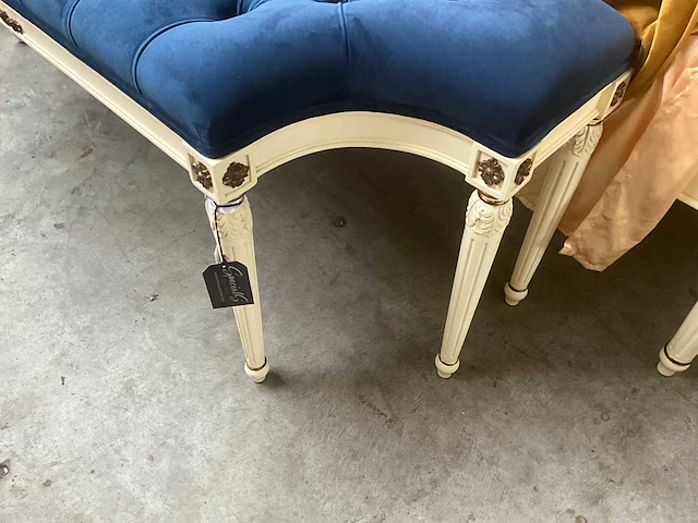 Perugia, queen large bed - afbeelding 8 van  9