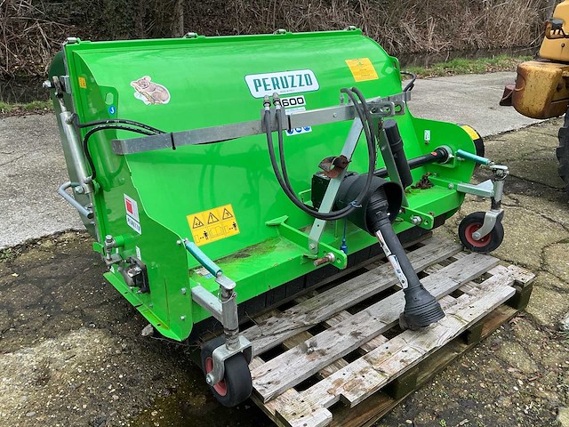 Peruzzo koala 1600l klepelmaaier met opvangbak - afbeelding 7 van  10