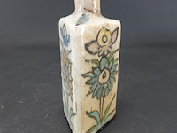 Perzische lznik stijl aardewerk fles - afbeelding 1 van  5