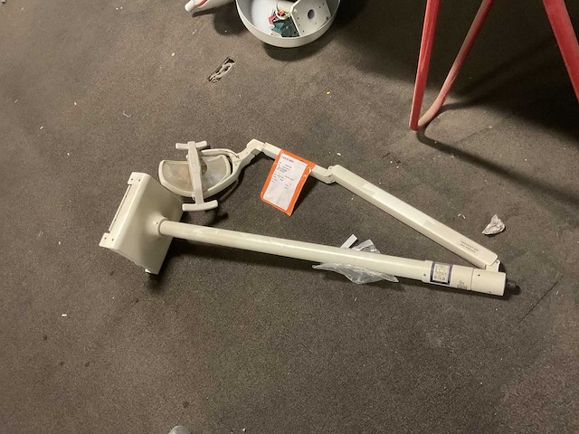 Petton & crane dental examination light - afbeelding 1 van  4