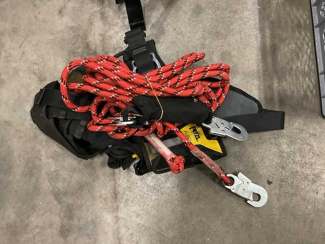 Petzl avao valbeveiliging - afbeelding 1 van  2
