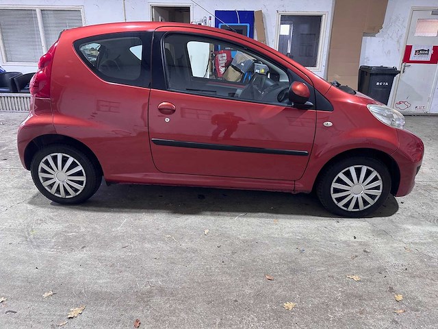 Peugeot - 107 - 1.0-12v xr - 2-knd-90 - afbeelding 14 van  17