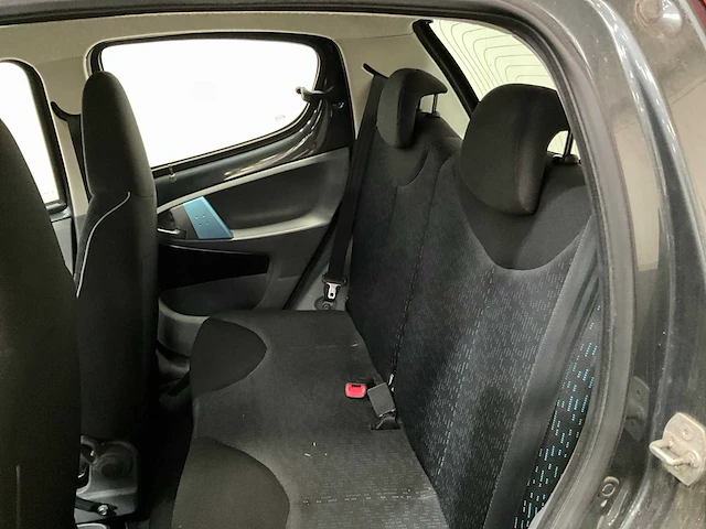 Peugeot - 107 - 1.0-12v xr - personenauto - 2010 - afbeelding 3 van  20