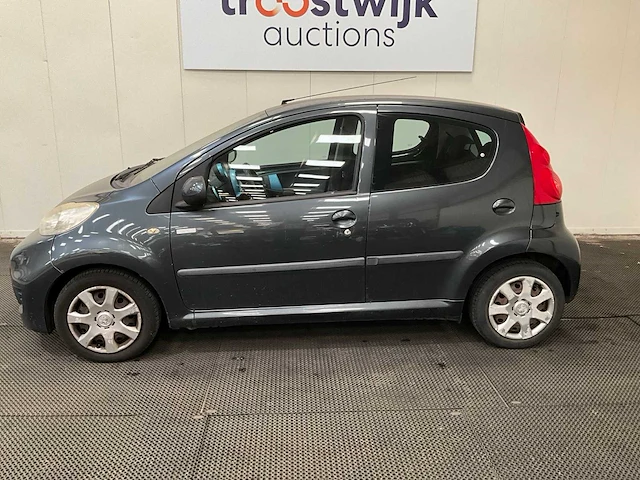 Peugeot - 107 - 1.0-12v xr - personenauto - 2010 - afbeelding 14 van  20