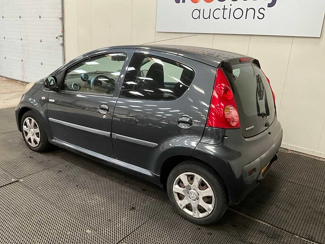 Peugeot - 107 - 1.0-12v xr - personenauto - 2010 - afbeelding 15 van  20