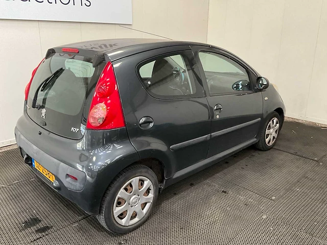 Peugeot - 107 - 1.0-12v xr - personenauto - 2010 - afbeelding 17 van  20
