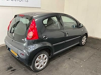 Peugeot - 107 - 1.0-12v xr - personenauto - 2010 - afbeelding 17 van  20