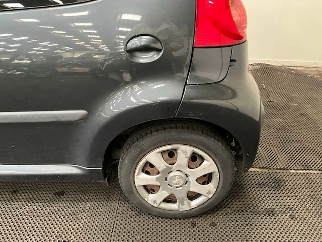 Peugeot - 107 - 1.0-12v xr - personenauto - 2010 - afbeelding 20 van  20