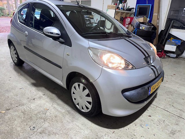 Peugeot - 107 - 1.0-12v xs - 54-sv-fl - afbeelding 15 van  17