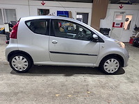 Peugeot - 107 - 1.0-12v xs - 54-sv-fl - afbeelding 14 van  17