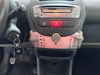Peugeot - 107 - 1.0-12v xs - 63-hnd-8- 2009 - afbeelding 3 van  6