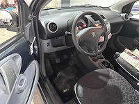 Peugeot - 107 - 1.0-12v xs - 63-hnd-8- 2009 - afbeelding 8 van  10