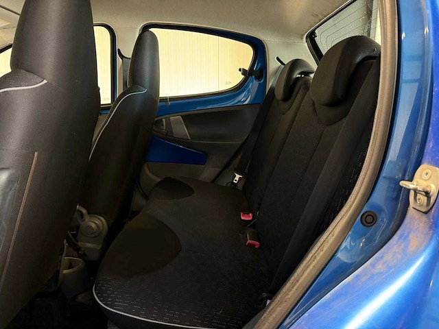 Peugeot - 107 - 1.0-12v xs - car - 2011|65-slx-3|iaw - afbeelding 17 van  17