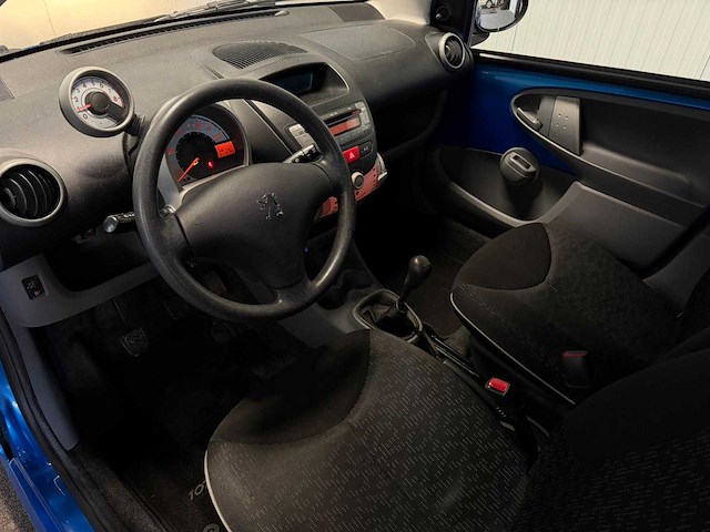 Peugeot - 107 - 1.0-12v xs - car - 2011|65-slx-3|iaw - afbeelding 2 van  2