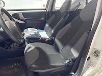 Peugeot - 107 - 1.0 access accent - 92-xhn-2 - afbeelding 7 van  18