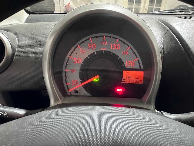 Peugeot - 107 - 1.0 access accent - 92-xhn-2 - afbeelding 2 van  12