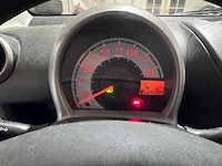 Peugeot - 107 - 1.0 access accent - 92-xhn-2 - afbeelding 2 van  12