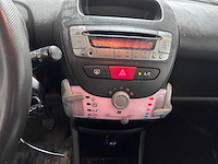 Peugeot - 107 - 1.0 access accent - 92-xhn-2 - afbeelding 4 van  12