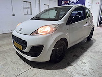 Peugeot - 107 - 1.0 access accent - 92-xhn-2 - afbeelding 1 van  12