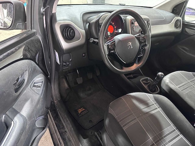 Peugeot - 108 - 1.0 e-vti active - car - 2018 - afbeelding 12 van  14