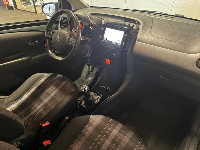 Peugeot - 108 - 1.0 e-vti blue l. ex - car - 2019|zs-467-b|iaw - afbeelding 20 van  20