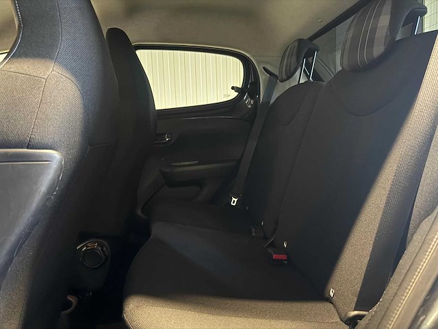 Peugeot - 108 - 1.0 e-vti blue l. ex - car - 2019|zs-467-b|iaw - afbeelding 6 van  6