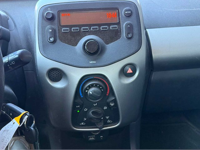 Peugeot - 108 1.0 e-vti active - personenauto - 2016 - afbeelding 13 van  27