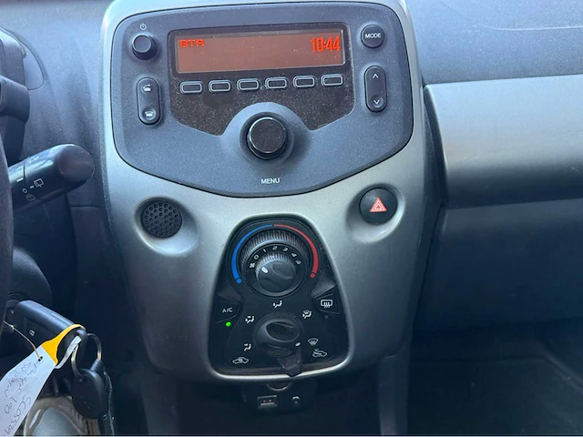 Peugeot - 108 1.0 e-vti active - personenauto - 2016 - afbeelding 13 van  28
