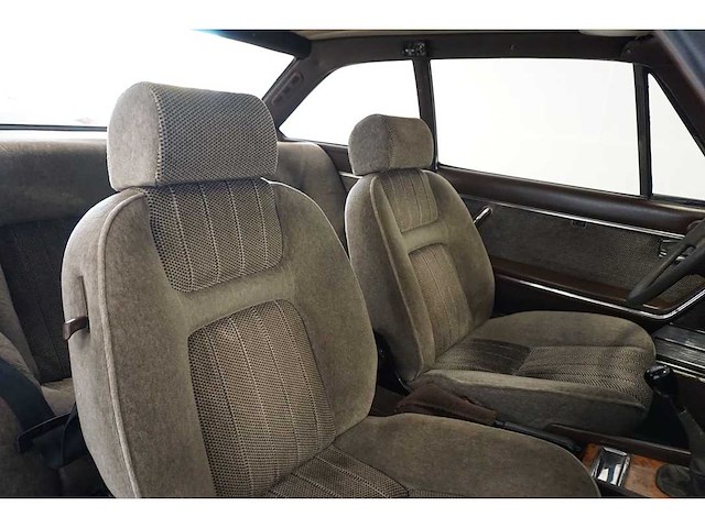 Peugeot - 1979 - 504 - 2.7 v6 coupé inj. - personenauto - afbeelding 13 van  29