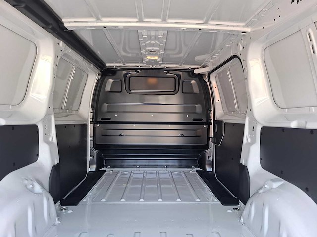 Peugeot - 2.0 hdi - expert - bedrijfswagen - afbeelding 2 van  8