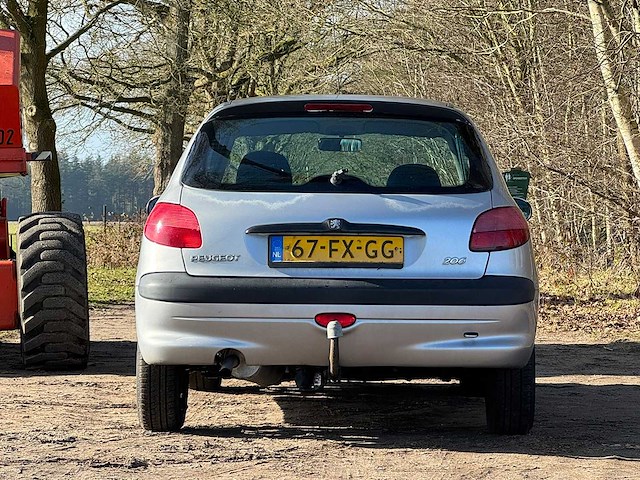 Peugeot - 2000 - 206 - 1.4 xt - 67-fx-gg - afbeelding 8 van  11
