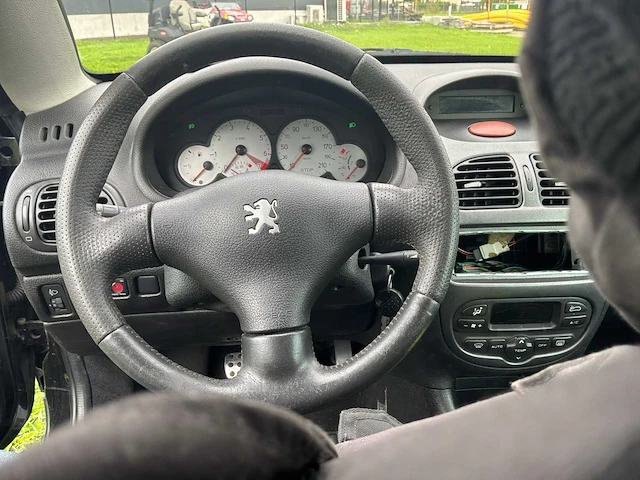 Peugeot - 2001 - 206 cc - 2.0-16v - personenauto - afbeelding 5 van  25
