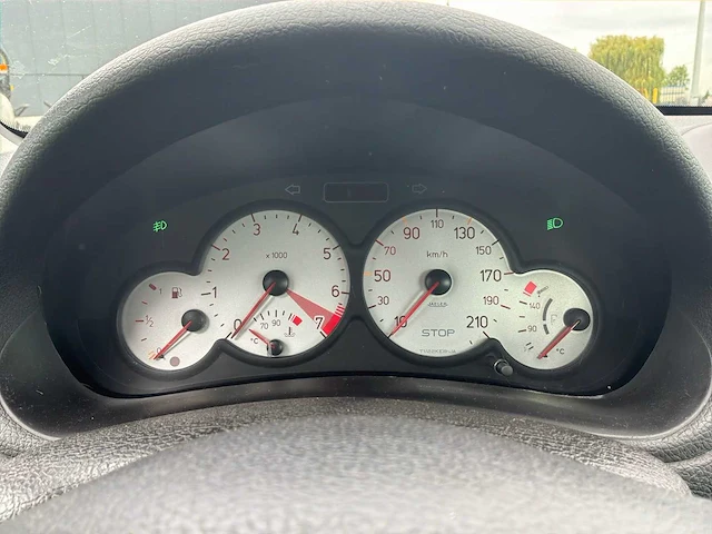 Peugeot - 2001 - 206 cc - 2.0-16v - personenauto - afbeelding 9 van  25