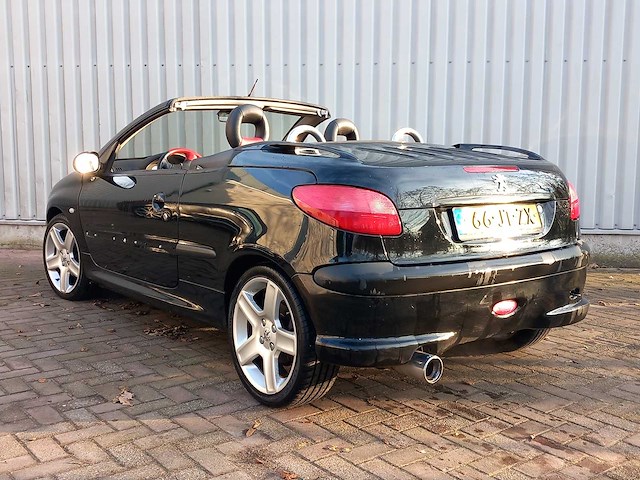 Peugeot - 2002 - 206 cc - 2.0-16v - personenauto - afbeelding 2 van  10