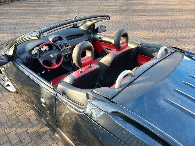 Peugeot - 2002 - 206 cc - 2.0-16v - personenauto - afbeelding 9 van  10