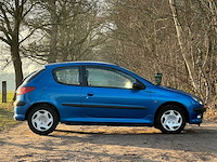 Peugeot - 2003 - 206 - 1.1 x-line - 56-lv-dn - afbeelding 4 van  5